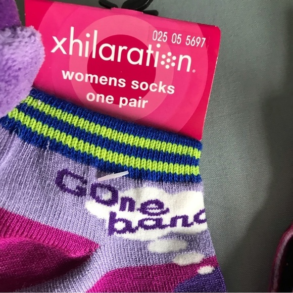 NWT Xhilaration Bundle of monkey socks and flip over gloves - Picture 8 of 9